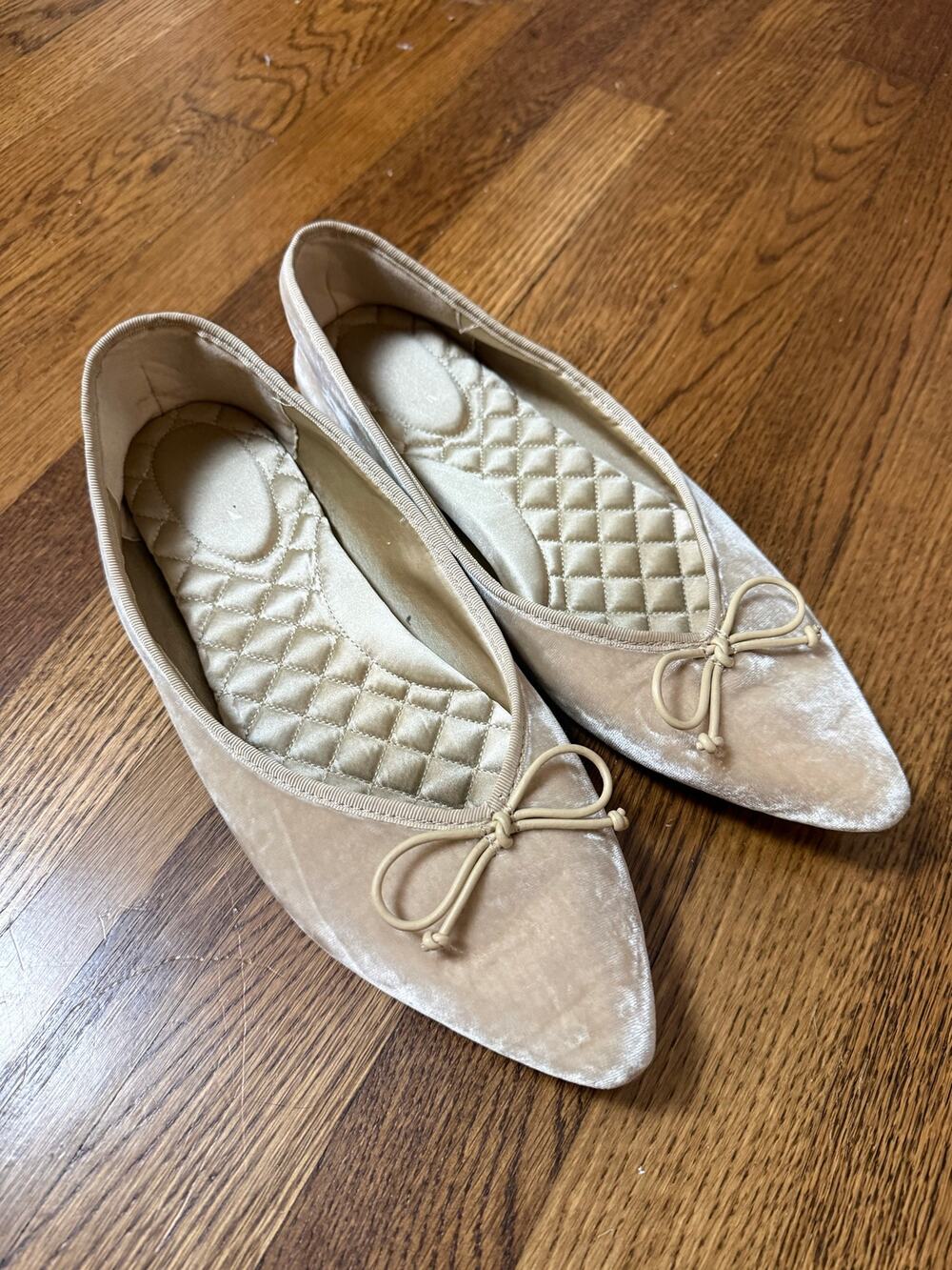 Birdies Velvet Flats Size 9.5